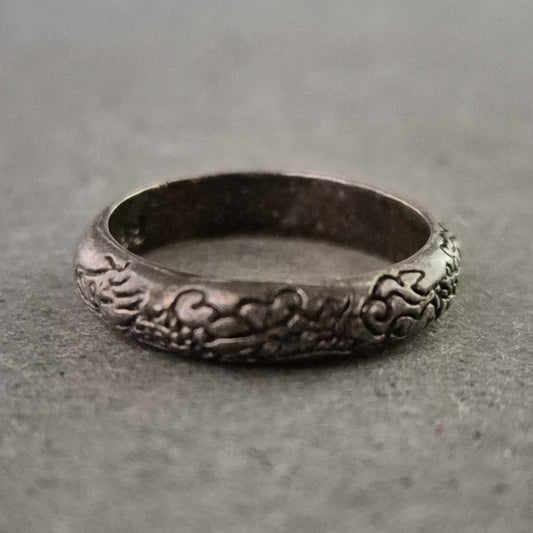 Vintage Silberring mit floralem Muster – Detailreiche Handwerkskunst