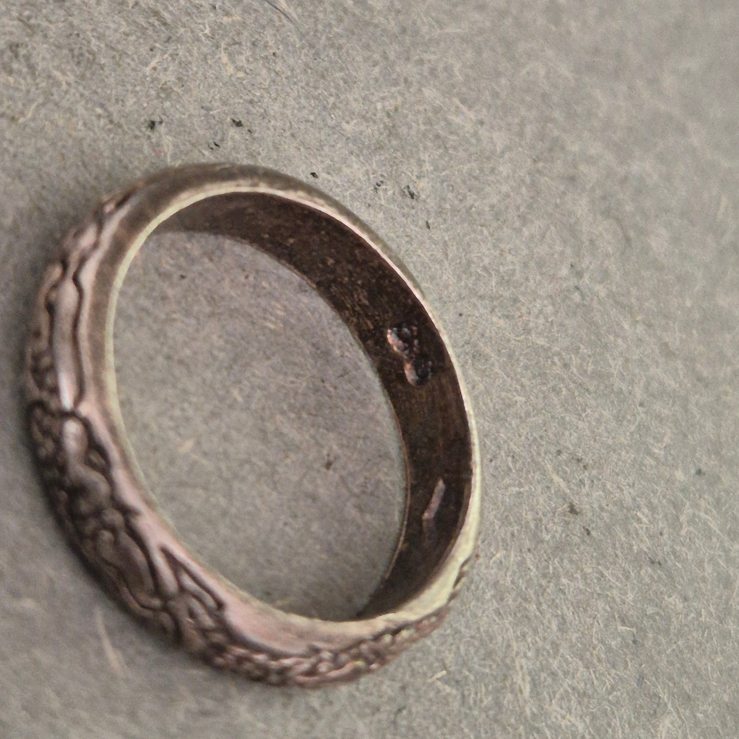 Vintage Silberring mit floralem Muster – Detailreiche Handwerkskunst