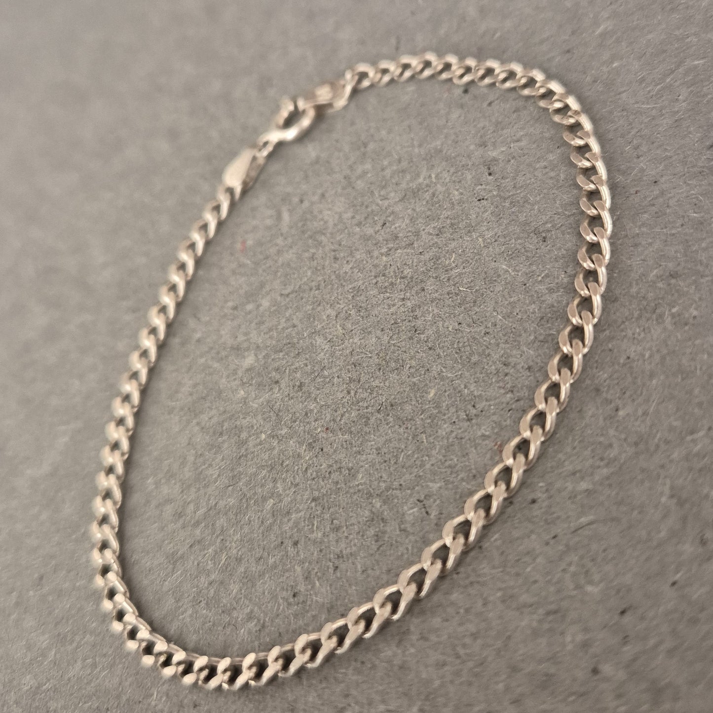 Feines Silberarmband 925 – Klassisches Flachpanzerdesign für Damen