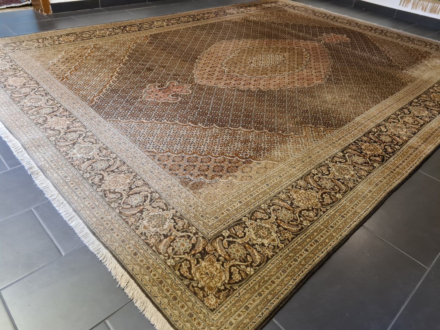 Perser Teppich Täbris Mahi Handgeknüpfter Seidenteppich 400x300cm