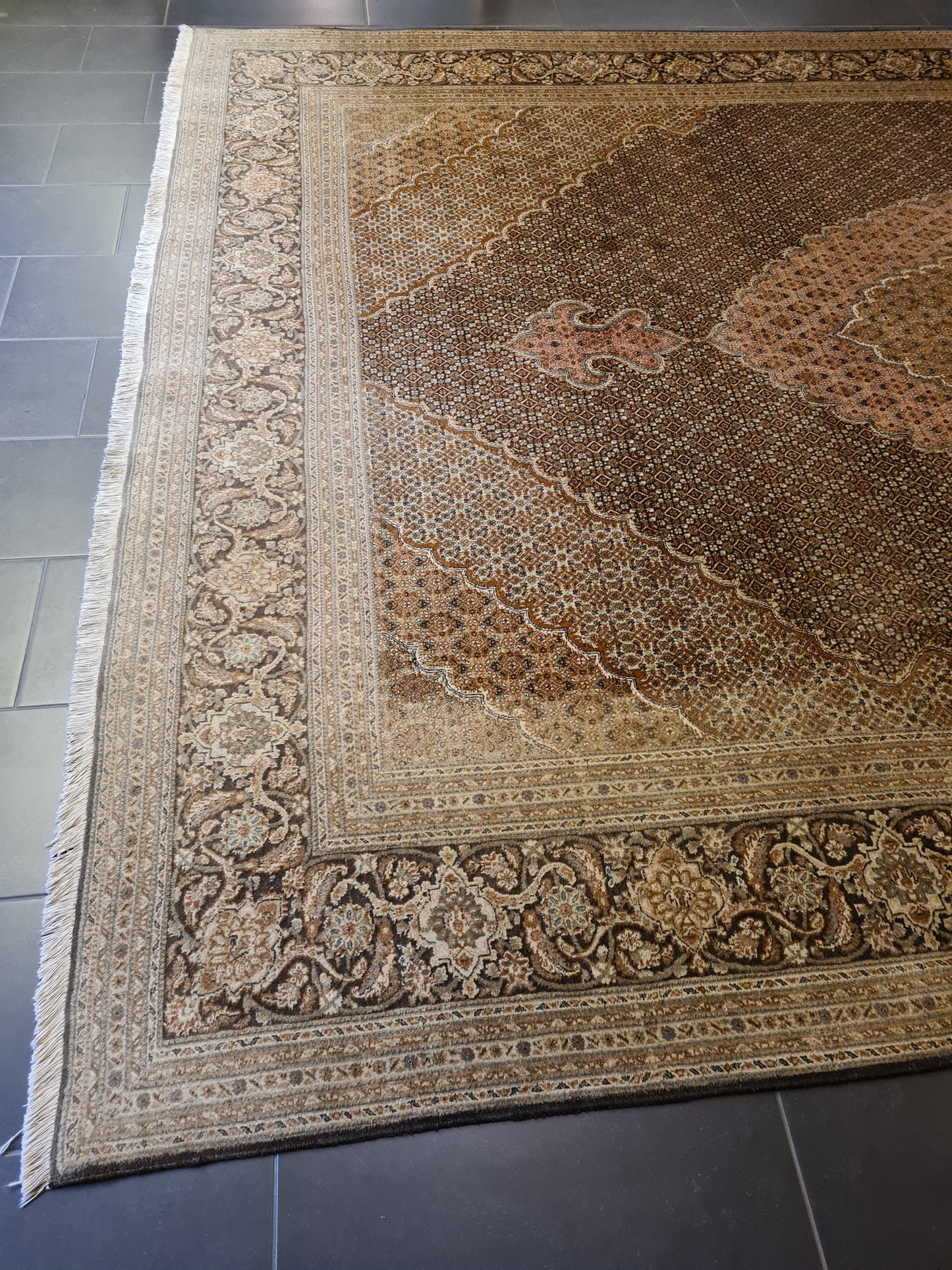 Perser Teppich Täbris Mahi Handgeknüpfter Seidenteppich 400x300cm