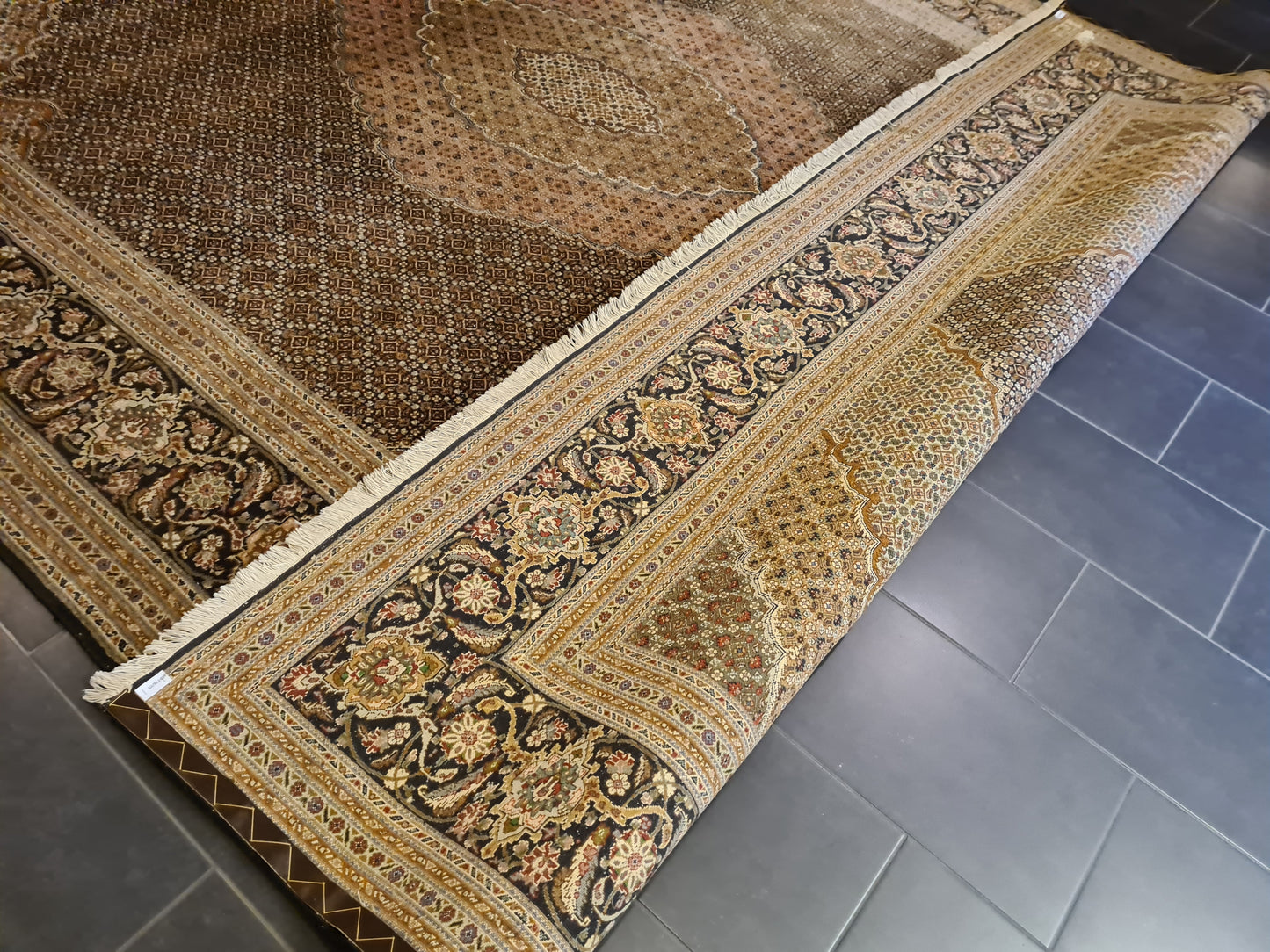 Perser Teppich Täbris Mahi Handgeknüpfter Seidenteppich 400x300cm