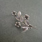 Elegante silberne Brosche – Florales Design mit filigranen Blüten