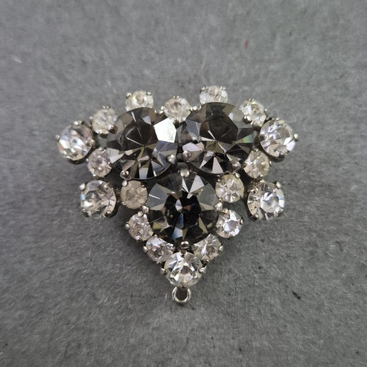 Vintage Strassbrosche in Silber – Funkelndes Design in Tropfenform