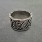 Breiter Herrenring in Silberoptik – Antikes Muster mit Ornamentgravur