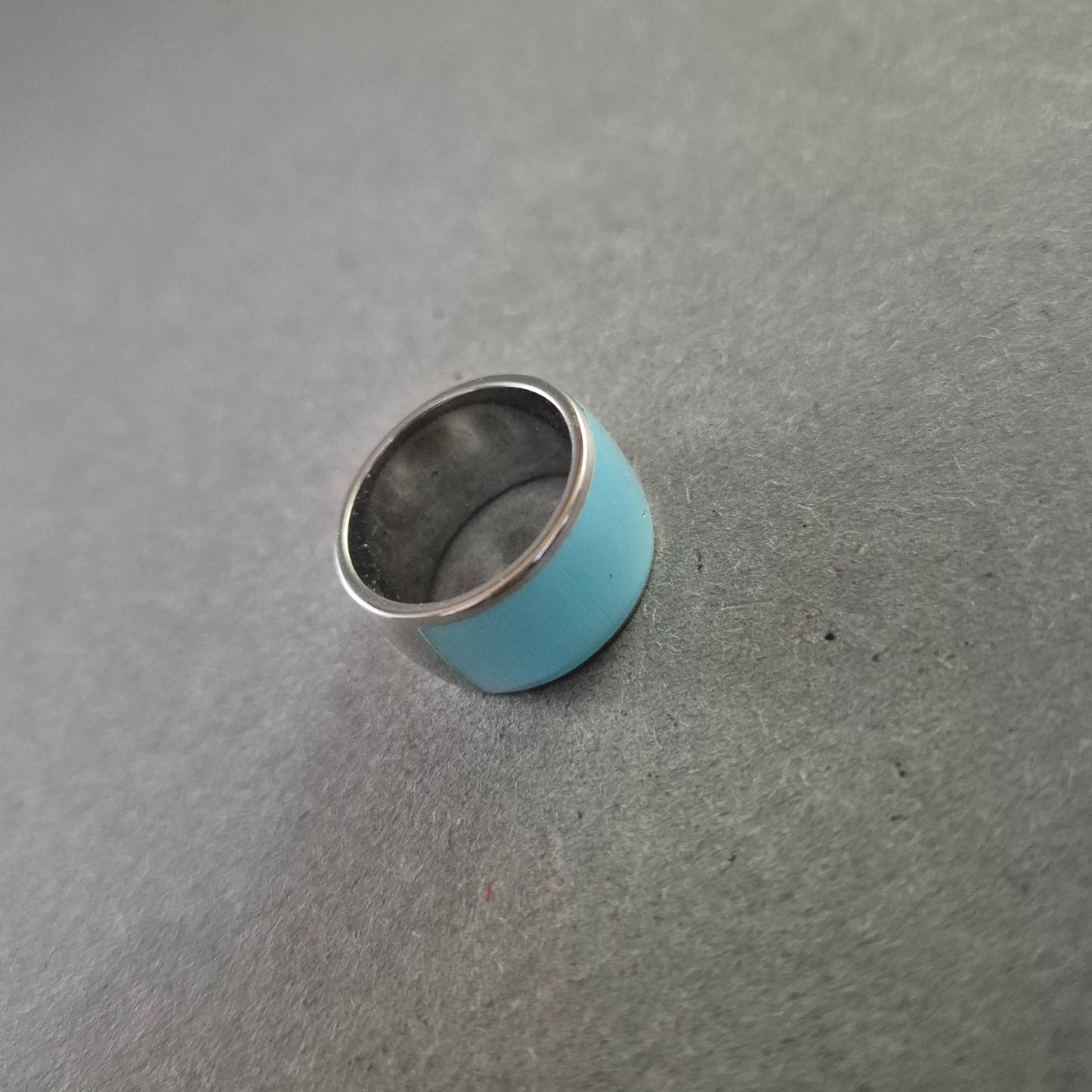 Breiter Edelstahlring mit Türkis-Emaille – Modern & Unisex