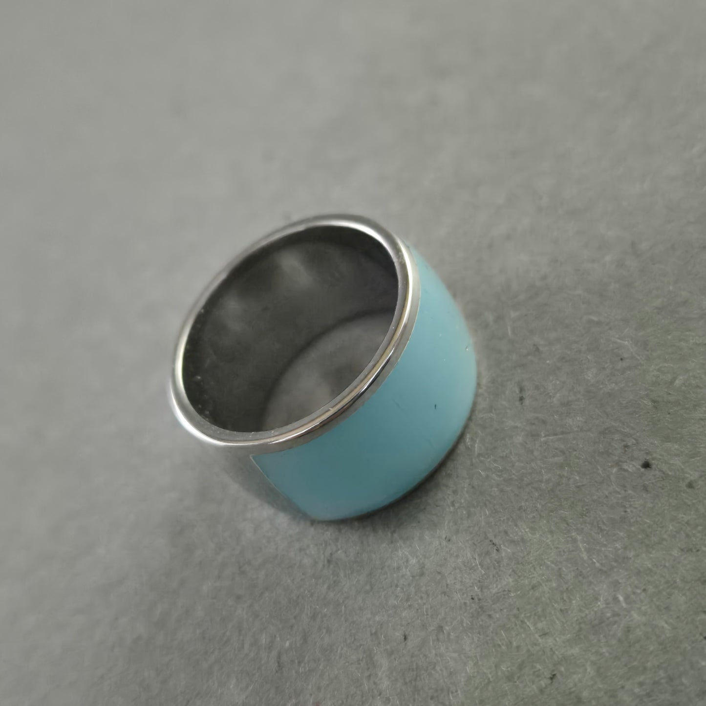 Breiter Edelstahlring mit Türkis-Emaille – Modern & Unisex