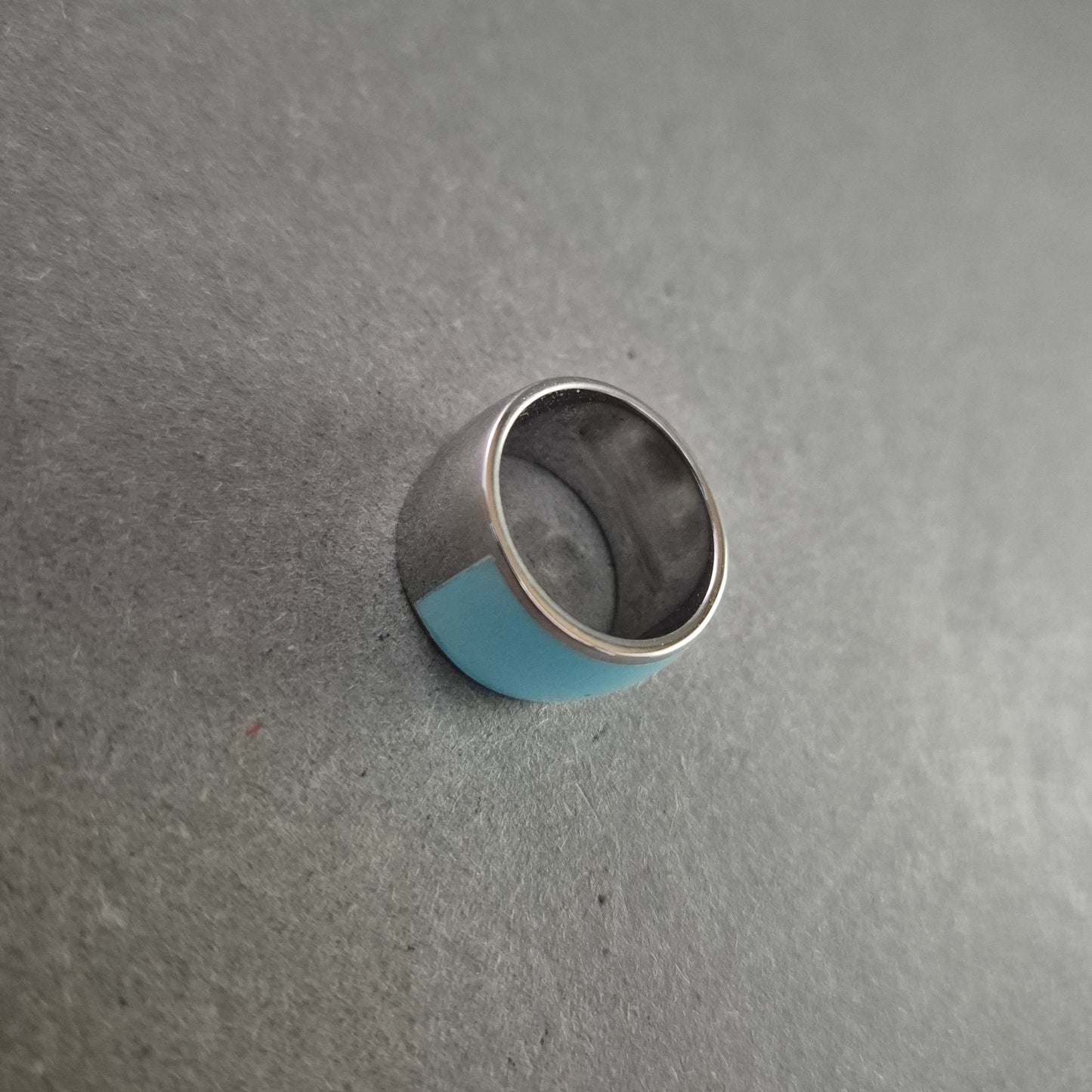 Breiter Edelstahlring mit Türkis-Emaille – Modern & Unisex