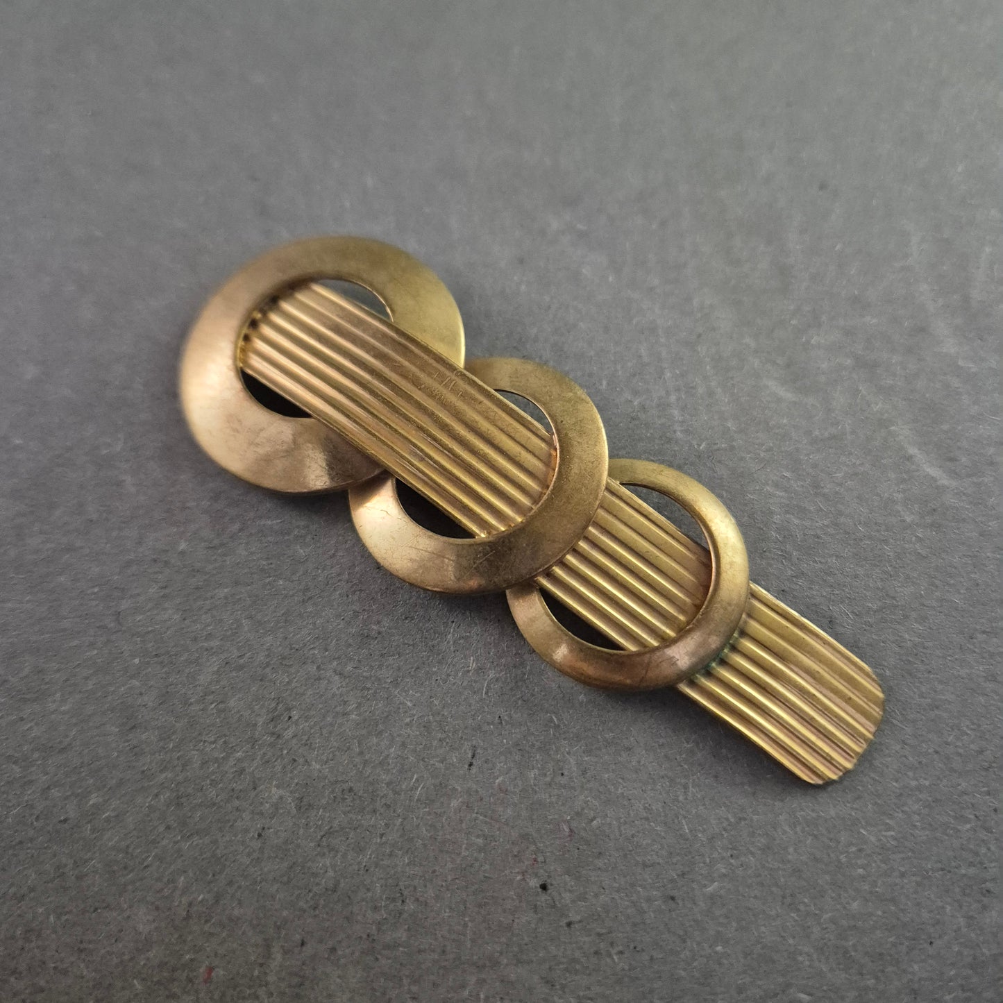 Vintage Brosche im Art-Deco-Stil – Geometrisches Design in Goldoptik