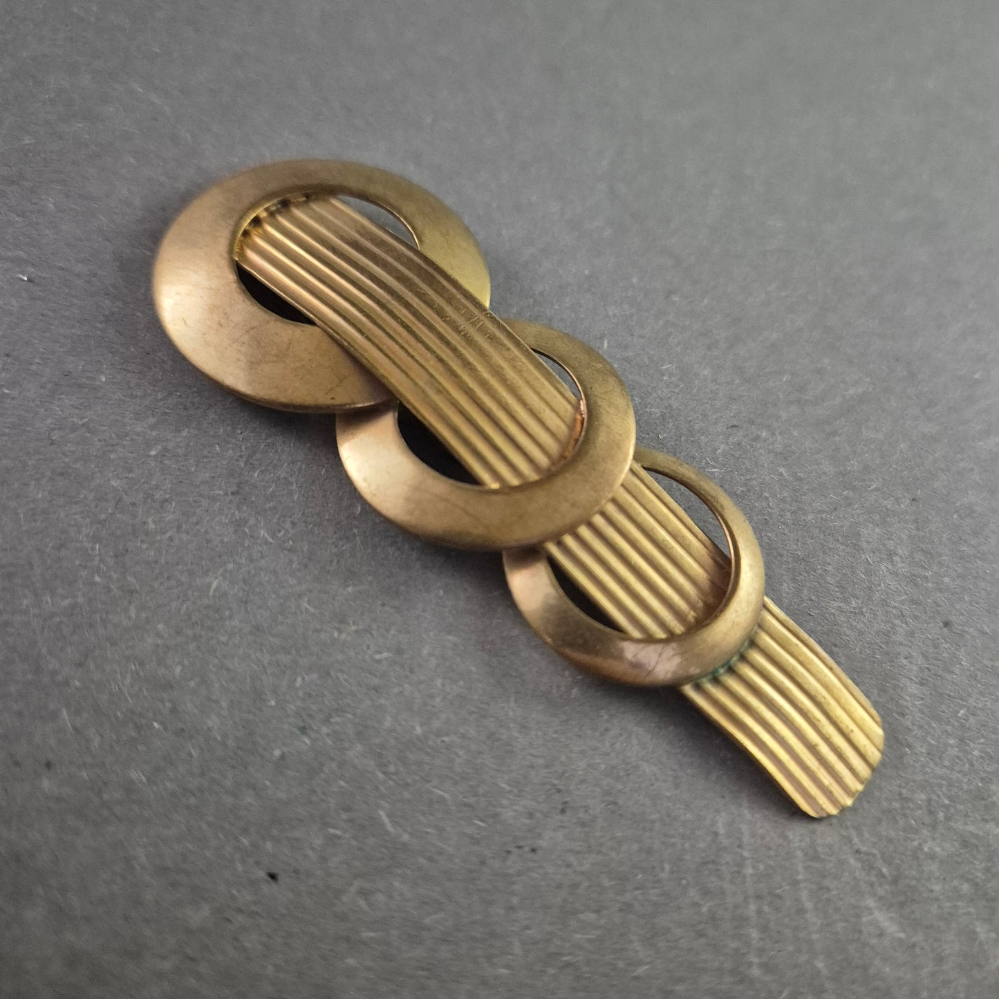 Vintage Brosche im Art-Deco-Stil – Geometrisches Design in Goldoptik