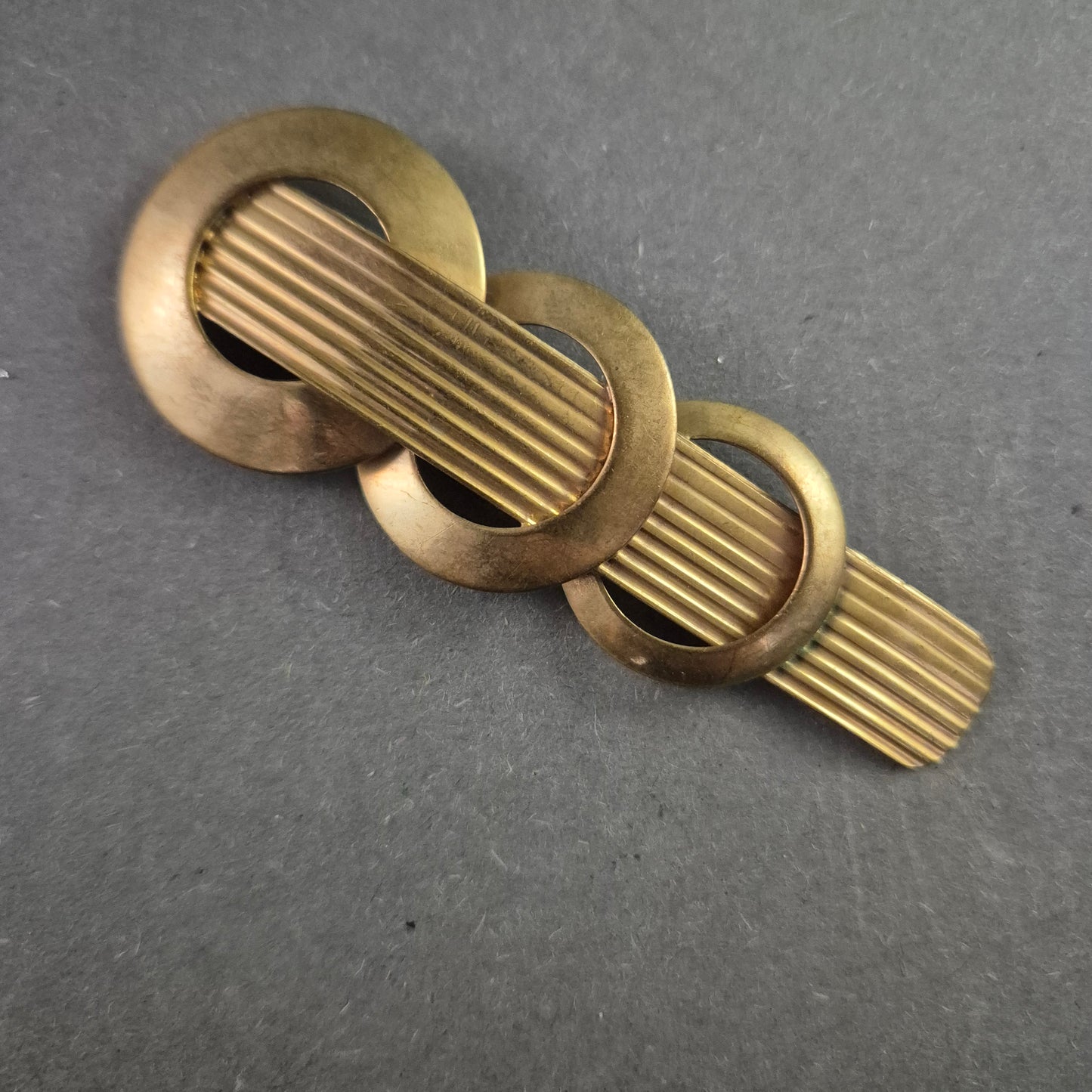 Vintage Brosche im Art-Deco-Stil – Geometrisches Design in Goldoptik