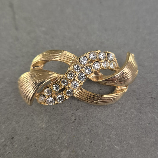 Elegante Vintage-Brosche in Goldoptik mit Strasssteinen
