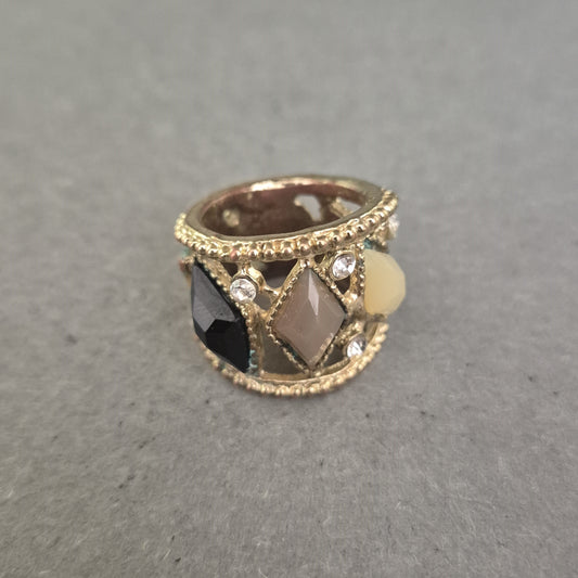 Breiter Vintage-Ring im Mosaikstil mit Schmucksteinen und Strass