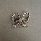Vintage-Brosche Schleife mit Strass – Funkelnder Retro-Charme