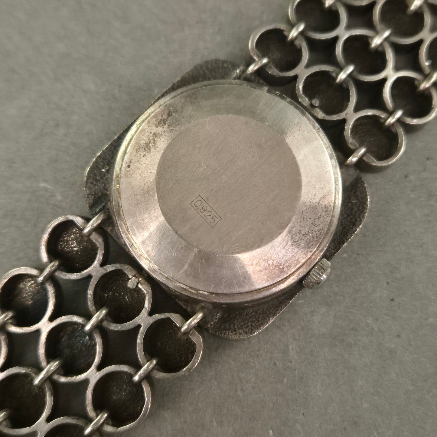 Vintage Damenarmbanduhr aus 925er Silber – Extravagantes Design