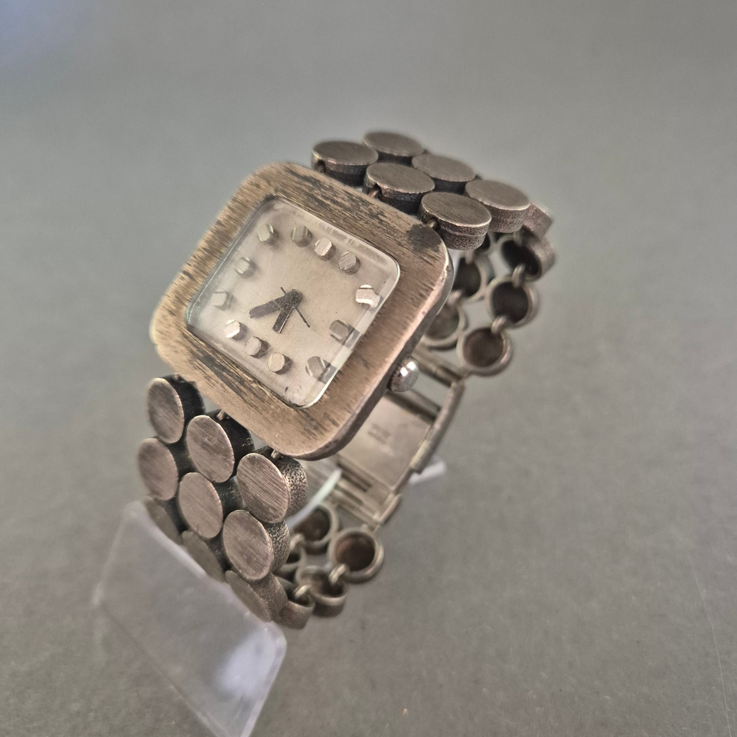 Vintage Damenarmbanduhr aus 925er Silber – Extravagantes Design