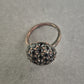 Statement-Ring mit schwarzen Strasssteinen im Vintage-Stil