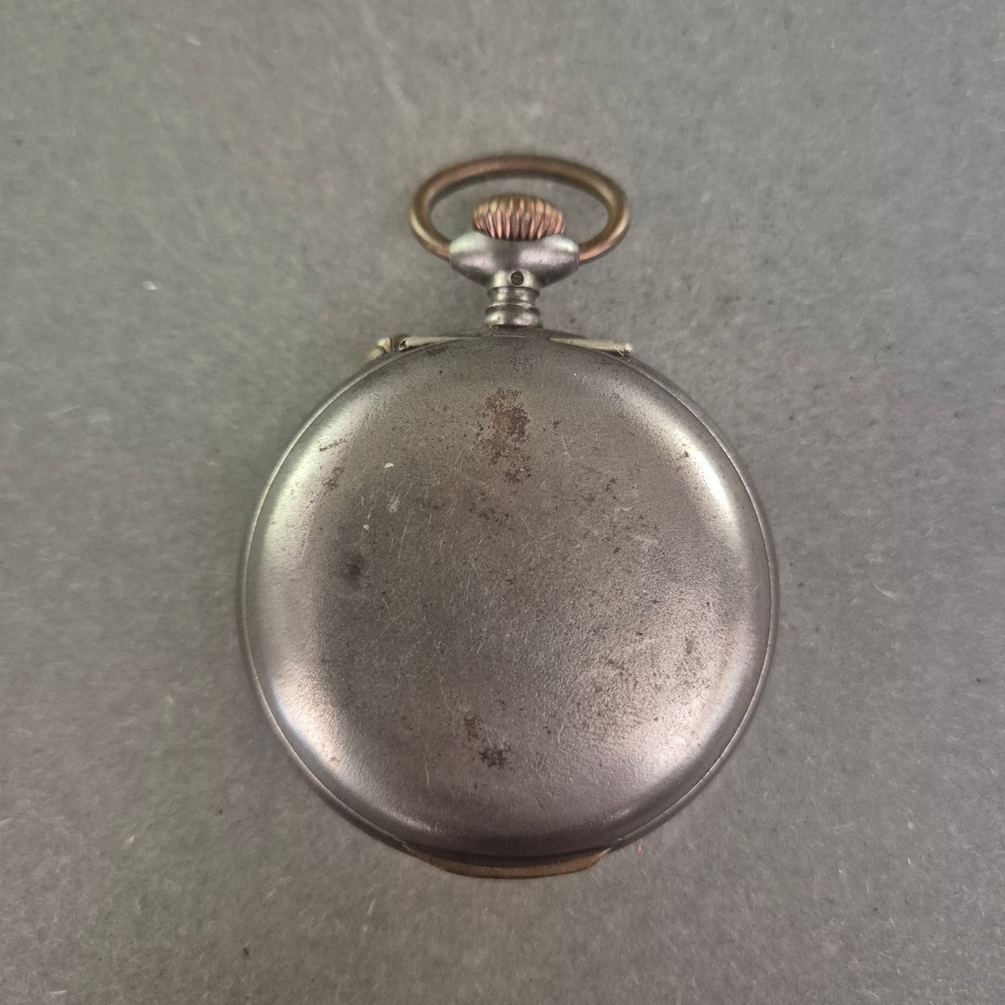 Antike Victoria Taschenuhr mit Weckfunktion – Mechanisches Sammlerstück