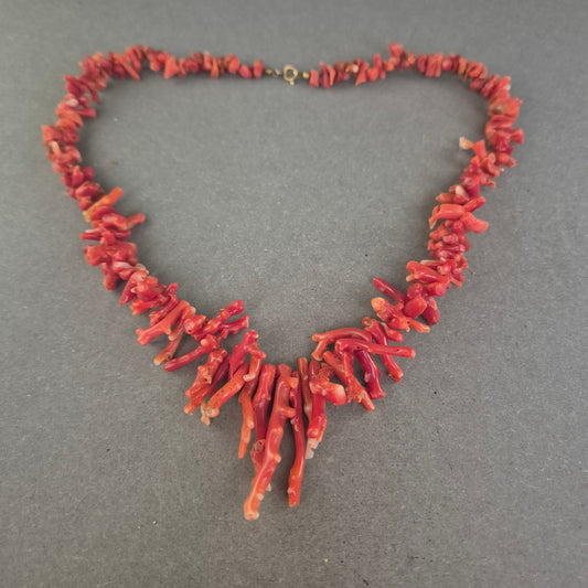 Antike Korallenkette aus Naturästen – Mediterraner Vintage-Schmuck