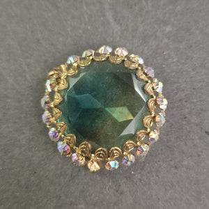 Vintage-Brosche mit grünem Glasstein & Strass – Funkelnder Retro-Charme