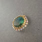 Vintage-Brosche mit grünem Glasstein & Strass – Funkelnder Retro-Charme