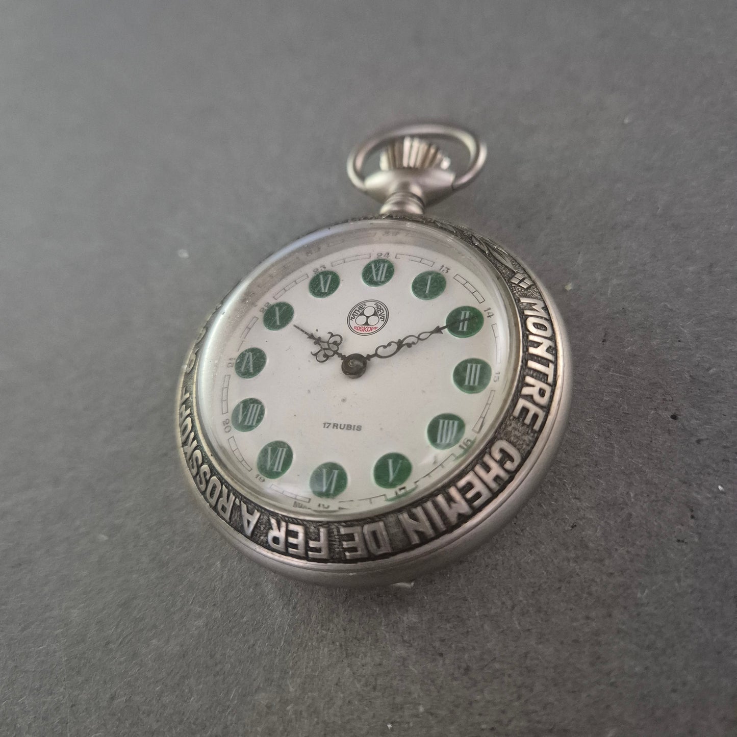 Antike Rosskopf & Co. Taschenuhr – Schweizer Präzision im Eisenbahn-Stil