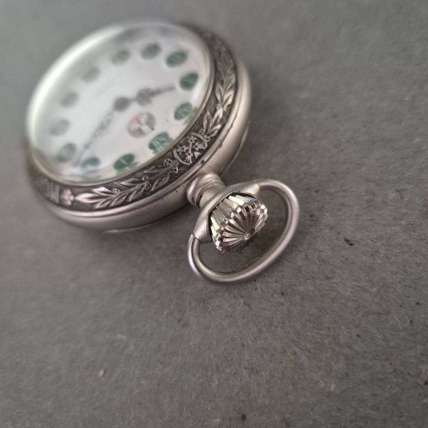 Antike Rosskopf & Co. Taschenuhr – Schweizer Präzision im Eisenbahn-Stil