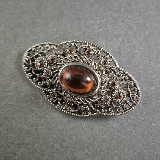Vintage Filigran-Brosche mit braunem Cabochon – Klassisch & Elegant