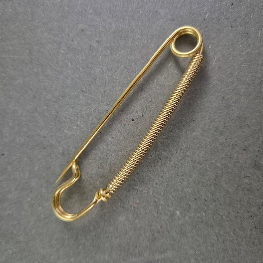Vintage Sicherheitsnadel in Goldoptik – Minimalistisch & dekorativ