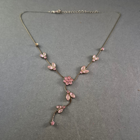 Zarte Vintage-Halskette mit rosa Blüten – Femininer Schmucktraum