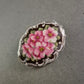 Vintage Porzellan-Brosche mit rosa Blumenmotiv – Handgemalt