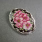 Vintage Porzellan-Brosche mit rosa Blumenmotiv – Handgemalt