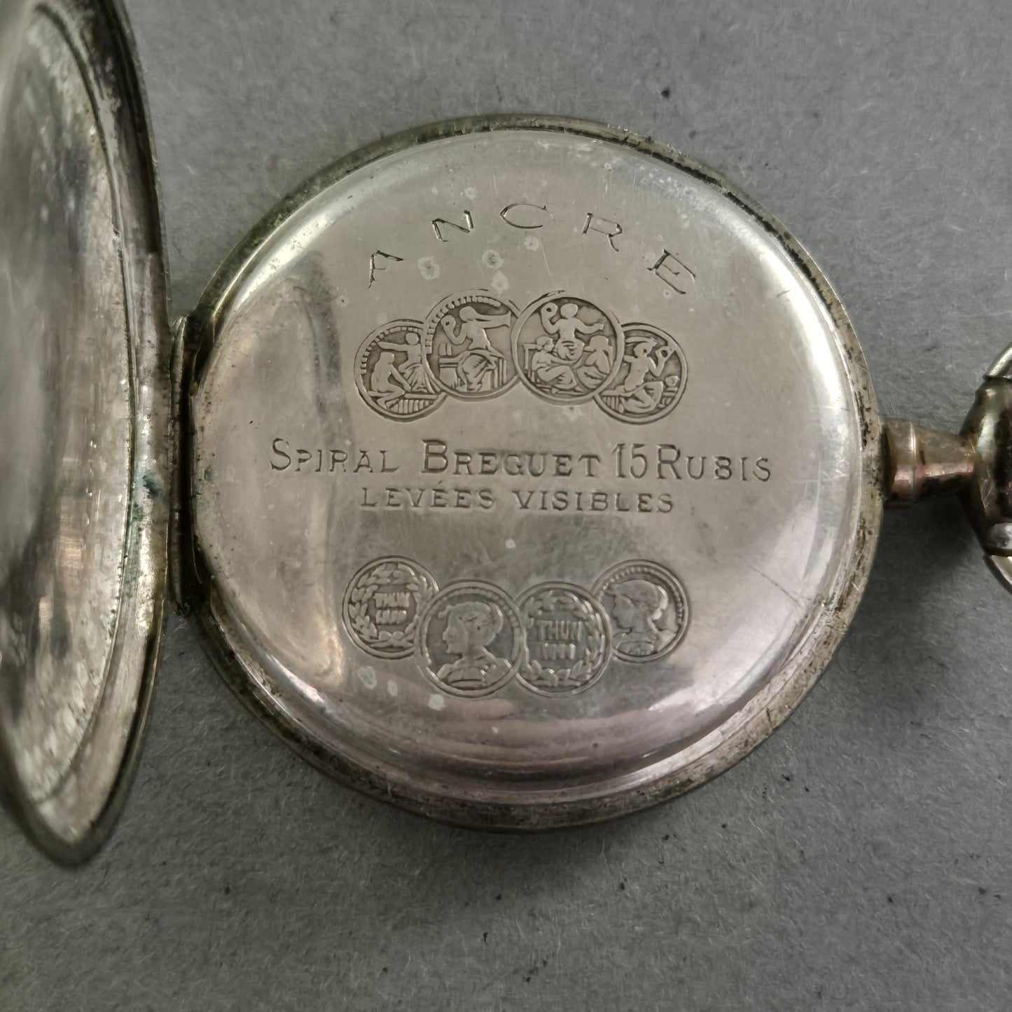 Antike Taschenuhr aus 800er Silber – Handaufzug & 15 Rubine