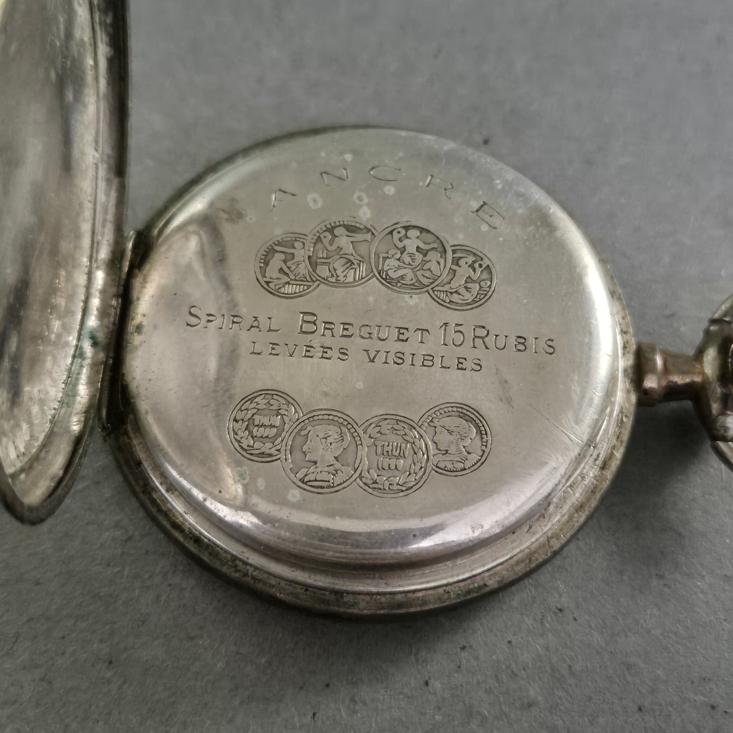 Antike Taschenuhr aus 800er Silber – Handaufzug & 15 Rubine