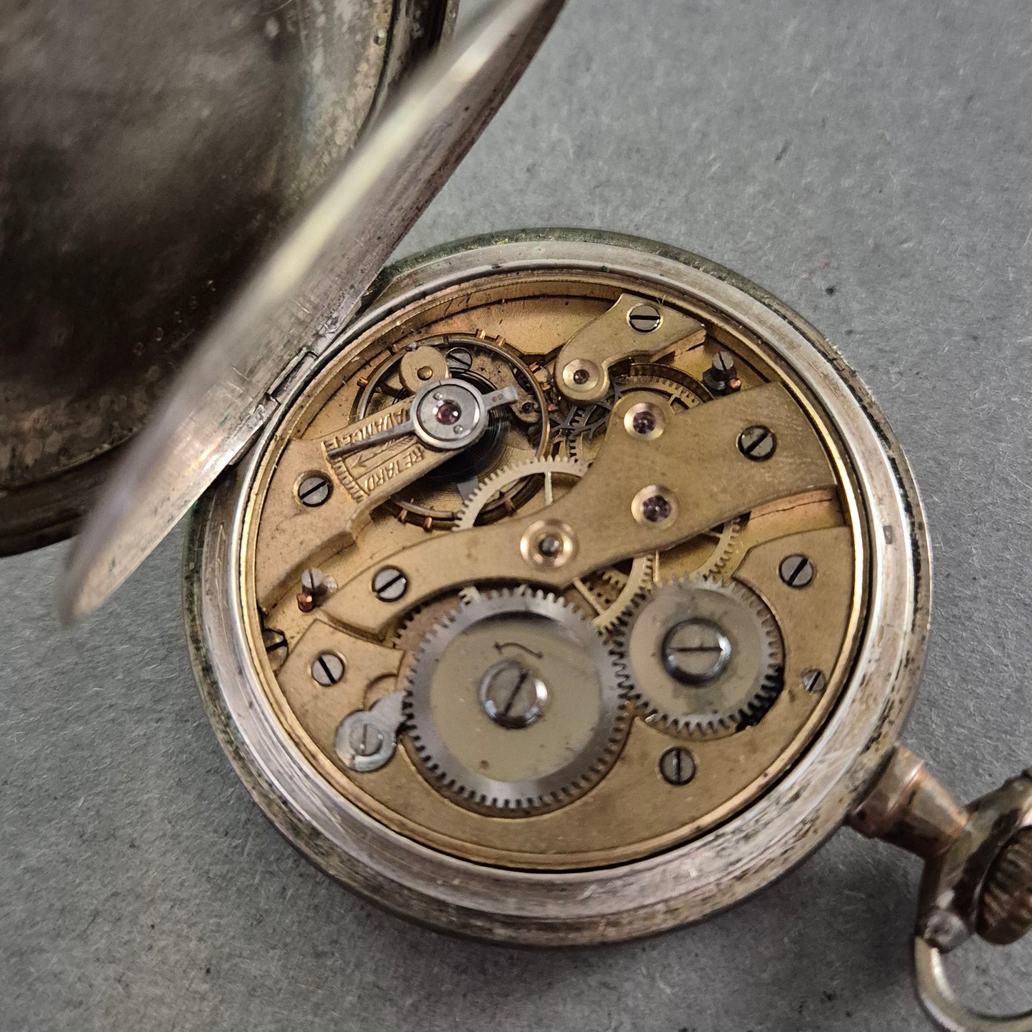 Antike Taschenuhr aus 800er Silber – Handaufzug & 15 Rubine