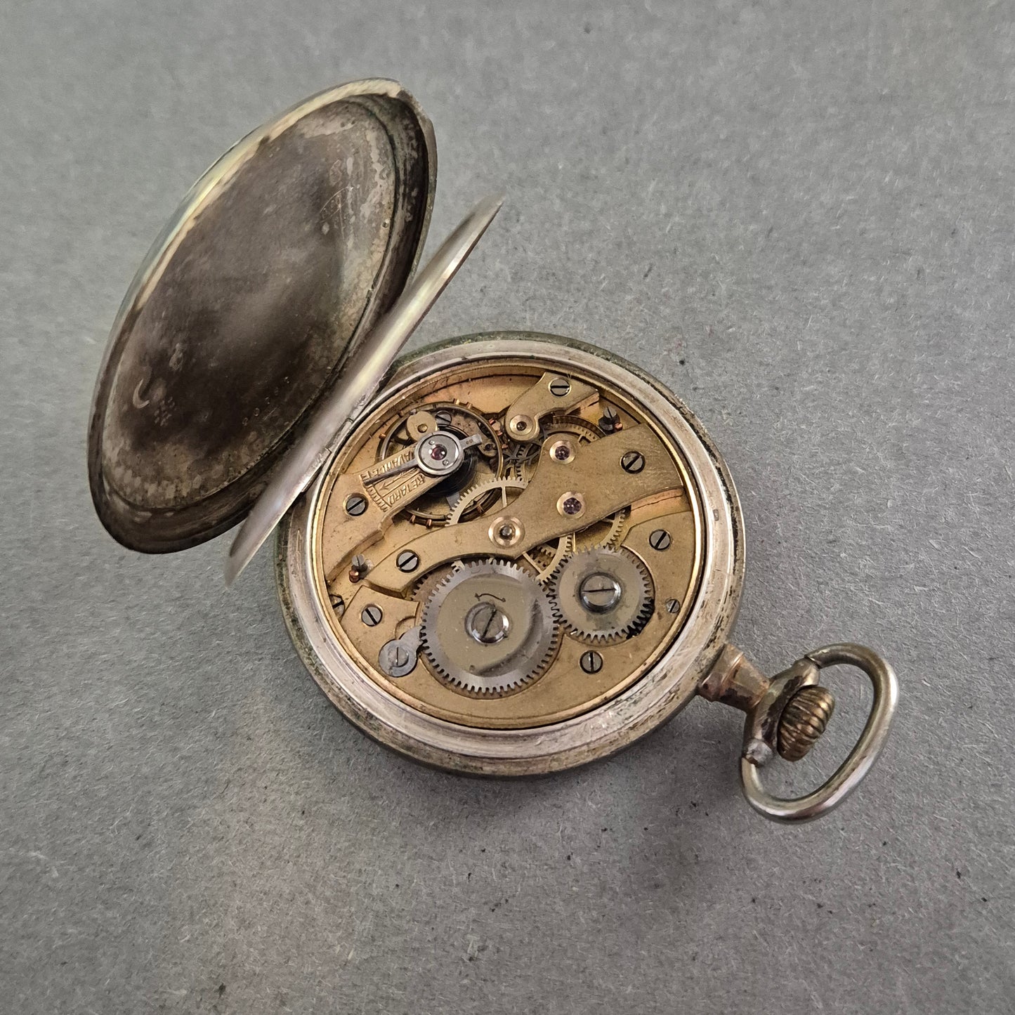 Antike Taschenuhr aus 800er Silber – Handaufzug & 15 Rubine