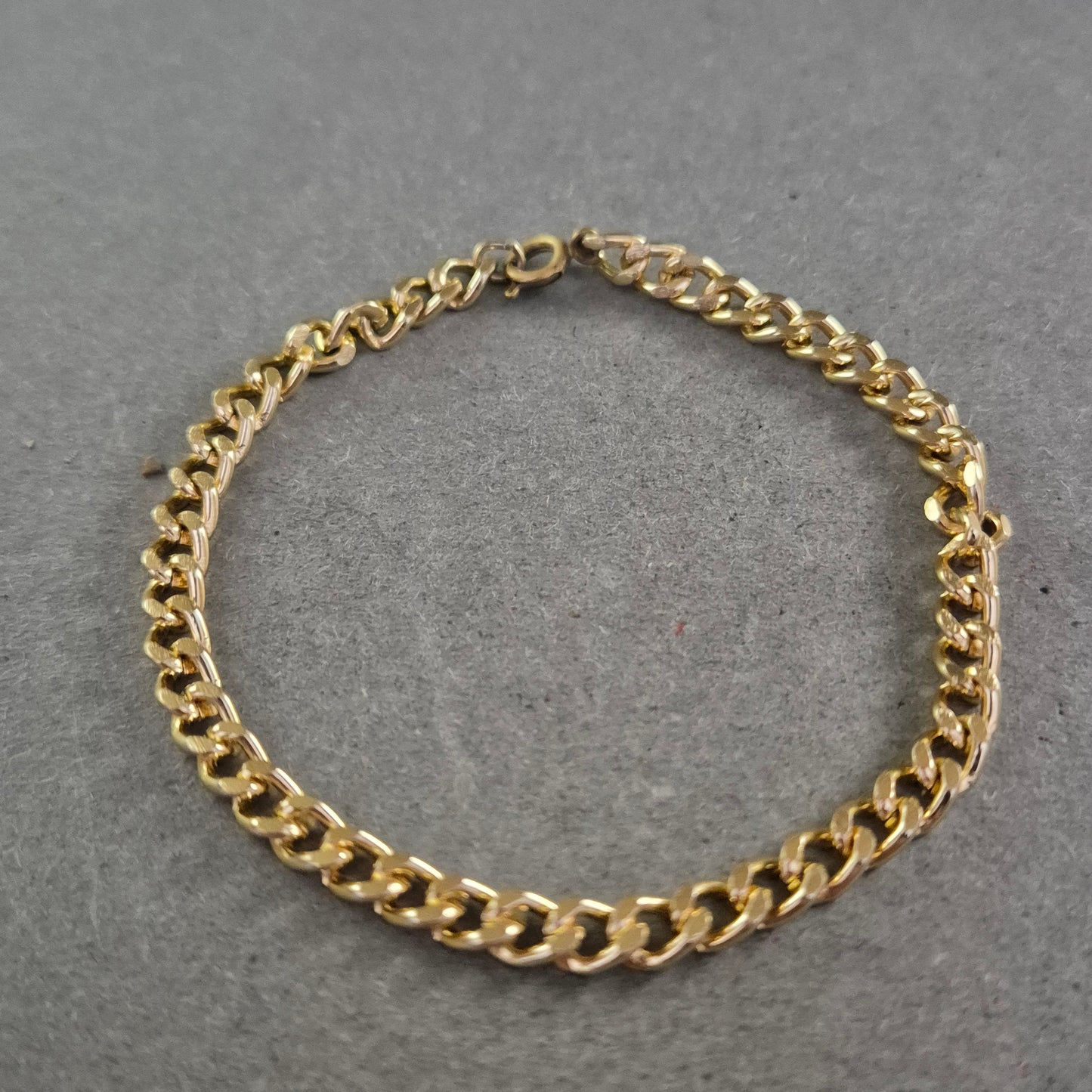 Feines Vintage-Armband aus vergoldetem Metall – Schlichte Eleganz