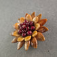 Handgefertigte Vintage-Brosche aus Naturmaterialien – Blumenmotiv
