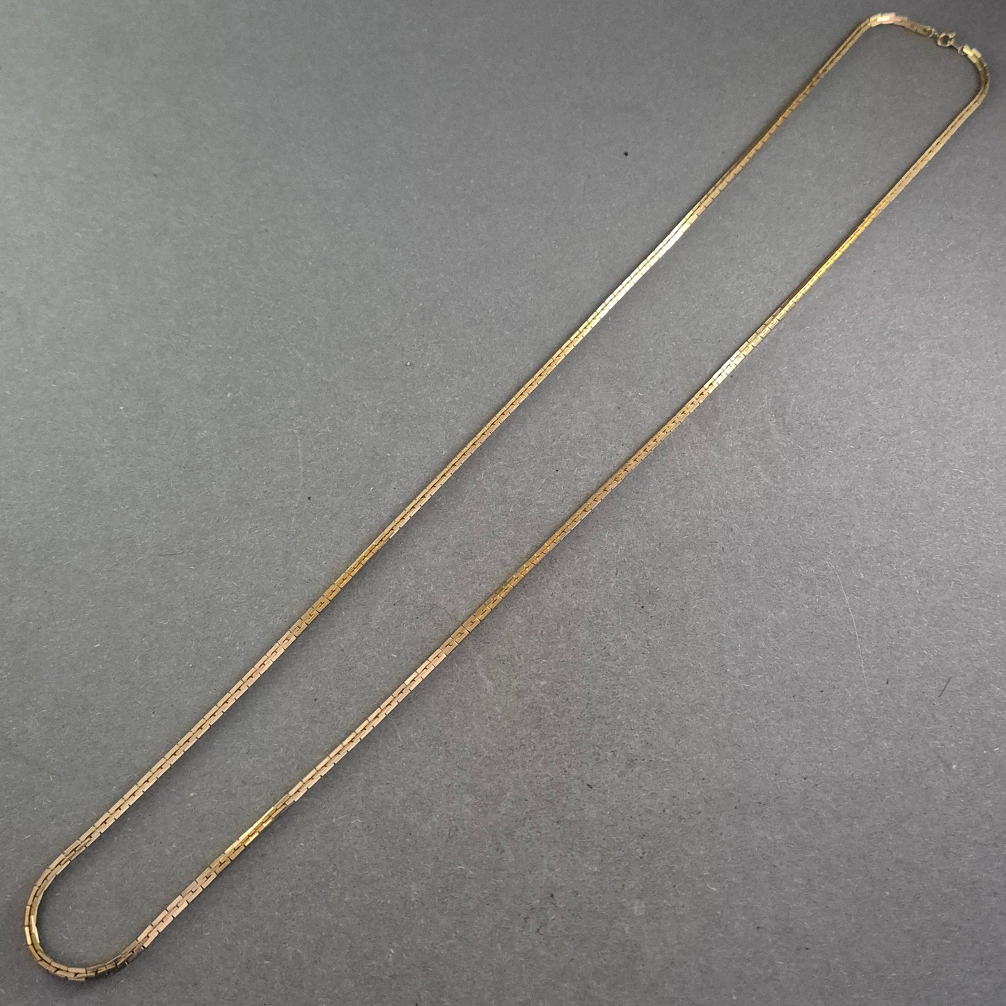 Vintage-Halskette aus vergoldetem Metall – Filigranes Kettendesign