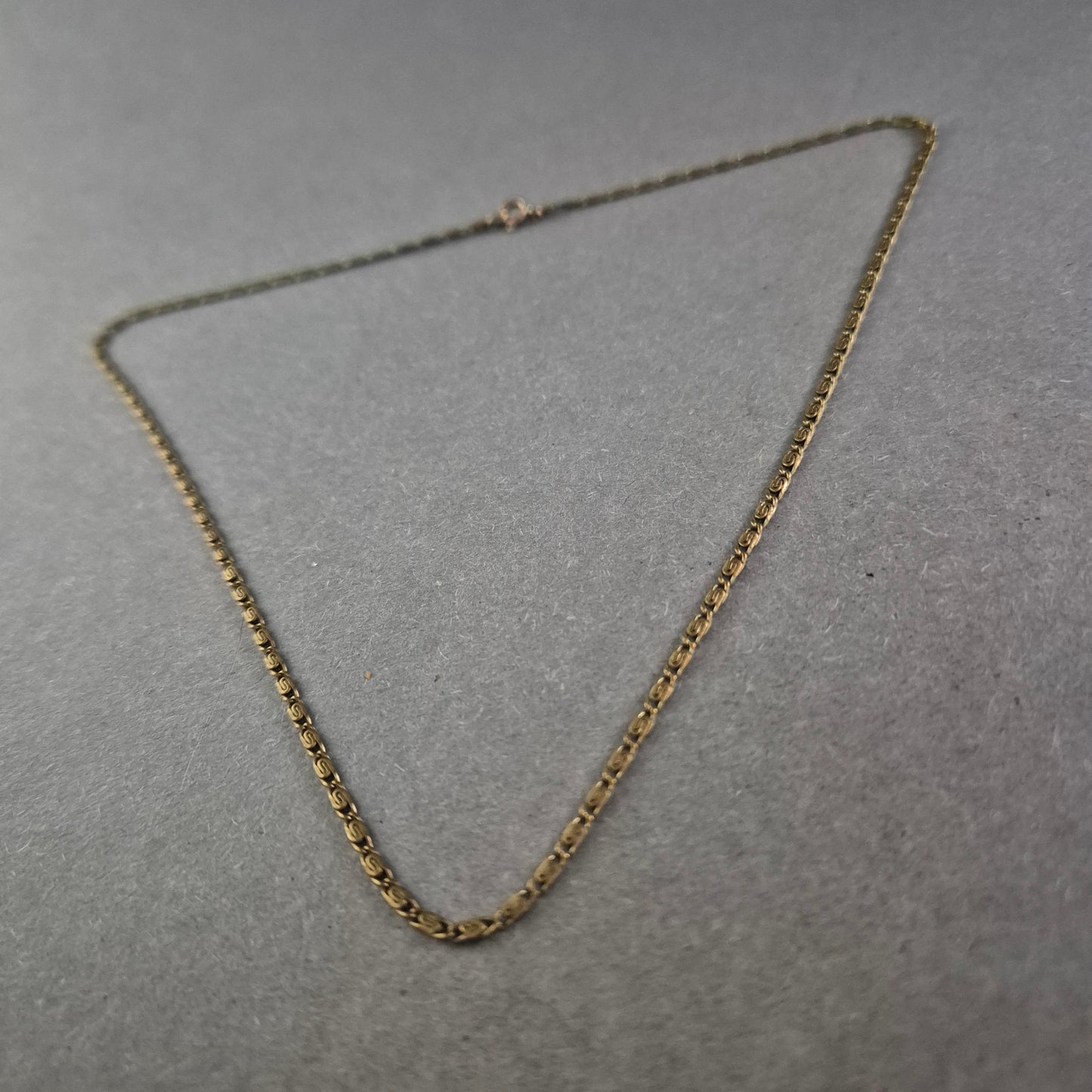 Vintage-Halskette aus vergoldetem Metall – Filigranes Kettendesign