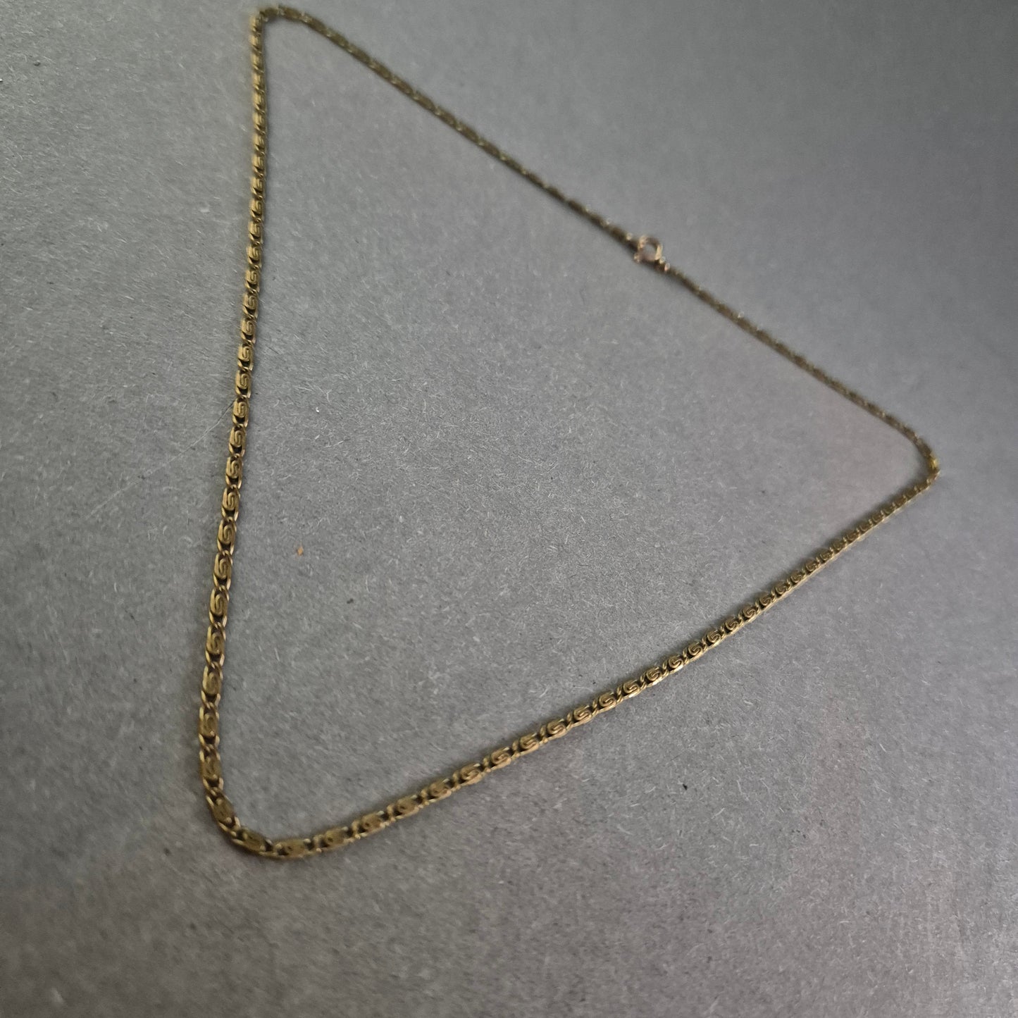 Vintage-Halskette aus vergoldetem Metall – Filigranes Kettendesign