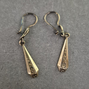 Elegante Vintage-Silberohrhänger – Zeitlose Tropfenform mit Gravur