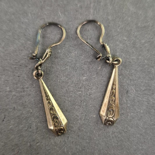 Elegante Vintage-Silberohrhänger – Zeitlose Tropfenform mit Gravur