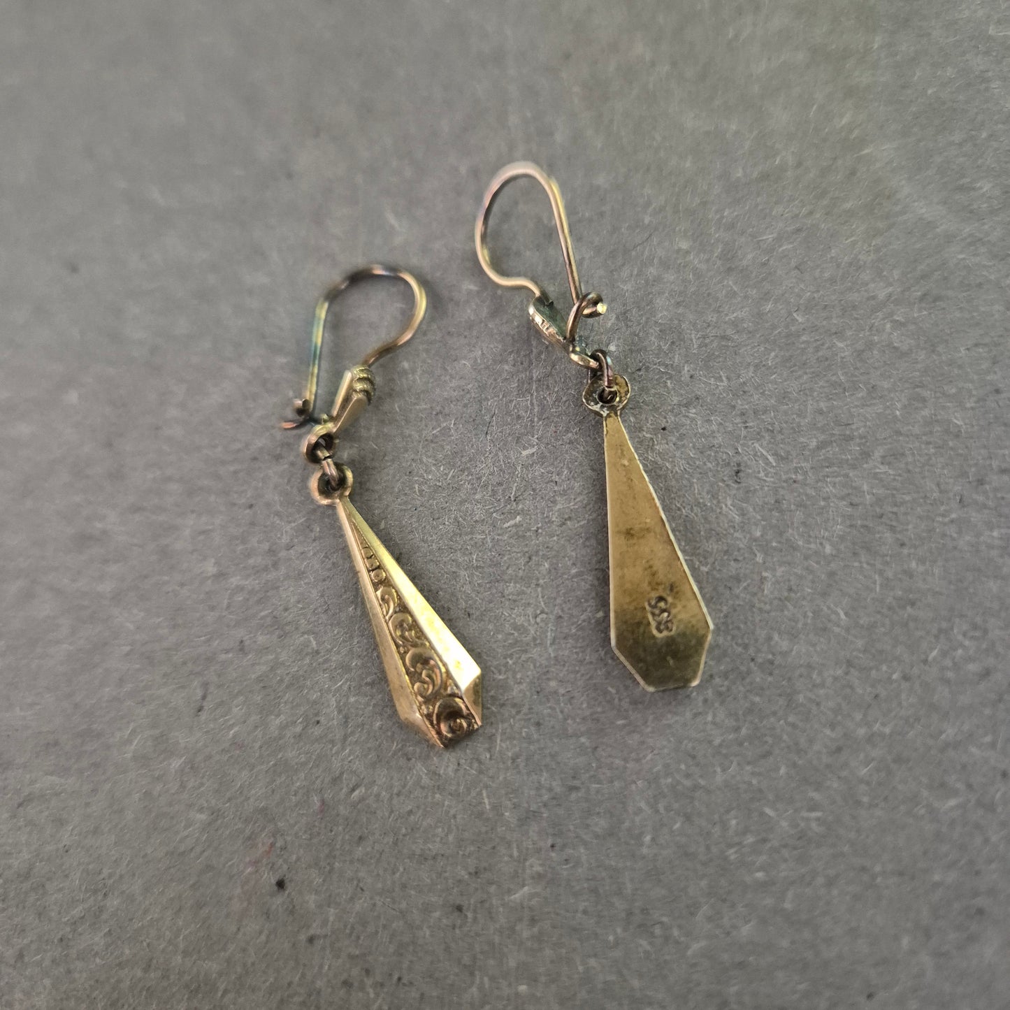 Elegante Vintage-Silberohrhänger – Zeitlose Tropfenform mit Gravur