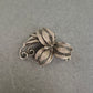 Filigrane Vintage-Silberbrosche – Blumenmotiv in feiner Drahtarbeit