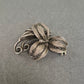 Filigrane Vintage-Silberbrosche – Blumenmotiv in feiner Drahtarbeit