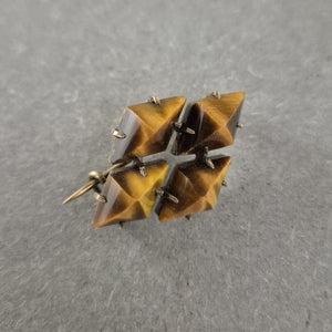 Vintage-Brosche mit Tigerauge – Geometrischer Look in Bronze-Fassung