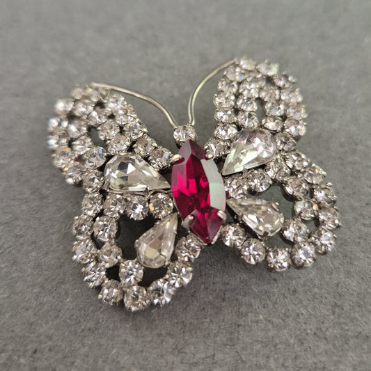 Strassbrosche im Schmetterlingsdesign – Funkelnder Vintage-Look