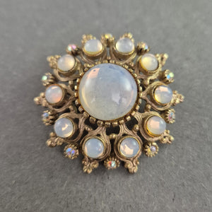 Opalähnliche Vintage-Brosche – Antikgold mit Glascabochons