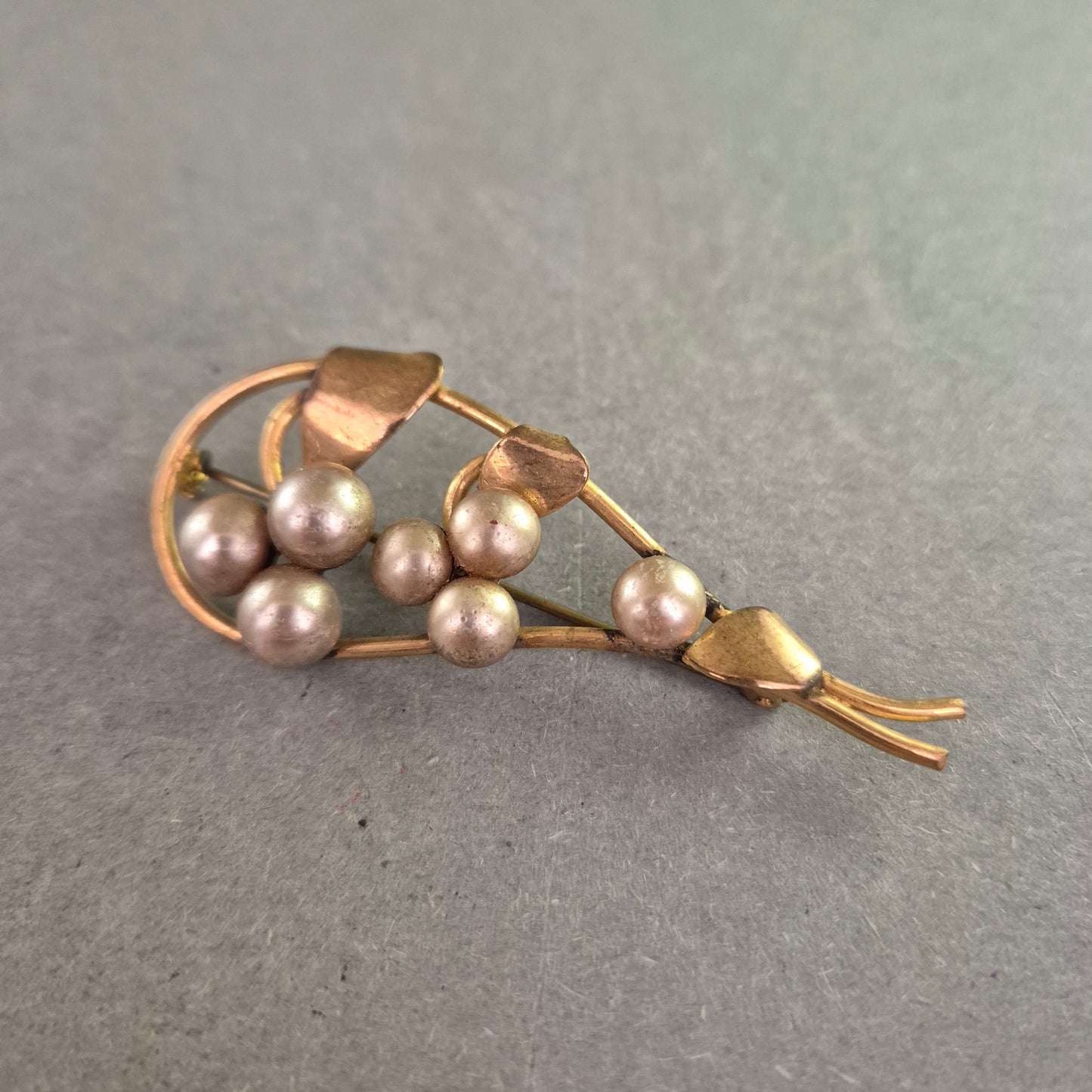 Vintage Brosche im floralen Design – Goldton mit Perlenbesatz